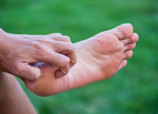 Jednostavnim nanošenjem paste za zube na stopala možete uštedjeti novac na tržišnim troškovima