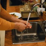 Jedna stvar u tvojoj kuhinji može biti skriveni izvor bakterija i zaraze – i većina je koristi svaki dan