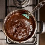 Sija, a ne puca: Evo kako da vam čokoladna glazura uvek ispadne kao iz poslastičarnice
