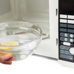 Većina ljudi ne zna da ove stvari mogu biti opasne u mikrotalasnoj – provjerite prije nego što bude kasno