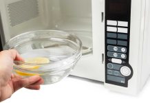 Većina ljudi ne zna da ove stvari mogu biti opasne u mikrotalasnoj – provjerite prije nego što bude kasno