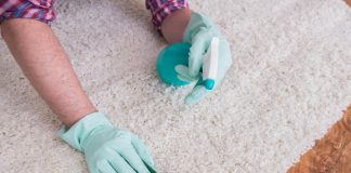 TEPISI VAM TREBAJU OSVJEŽENJE? Napravite mirisnu otopinu od tri sastojka!