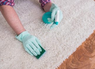 TEPISI VAM TREBAJU OSVJEŽENJE? Napravite mirisnu otopinu od tri sastojka!