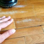 Tehnika od 3 minuta za obnovu izgrebanog parketa: Trebaju vam samo 2 stvari iz kupatila