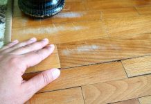 Tehnika od 3 minuta za obnovu izgrebanog parketa: Trebaju vam samo 2 stvari iz kupatila