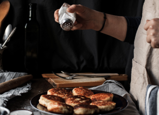 Kada treba da posolite jelo – na početku ili na kraju kuvanja?