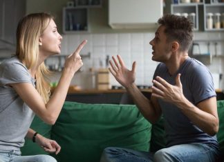 Ako muškarac radi ovih 6 stvari, misli da ste glupi