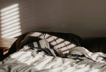 Trik koji rashlađuje spavaću sobu za 5 minuta bez klime i ventilatora: Treba vam samo peškir