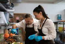 Kuhari objasnili kako da odmah prepoznate loš restoran: Sve piše u jelovniku