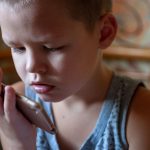 ZNATE LI KAKVOM RIZIKU STE IZLOŽENI: 5 bolesti koje mogu da vam prenesu samo roditelji!