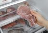 Genijalan trik za brzo odmrzavanje mesa: Trebaju vam 2 stvari – biće spremno za 5 minuta